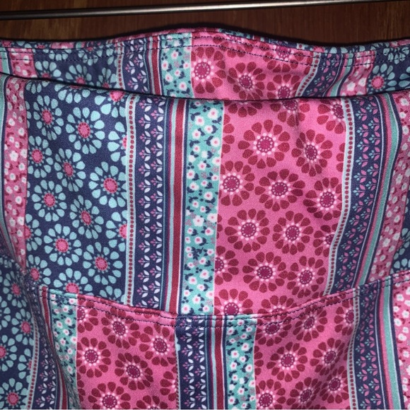 Women’s XXL FIRSTWAY Multi Colored Floral Striped Flare Leg Capri Yoga Pants EXC - Picture 10 of 16